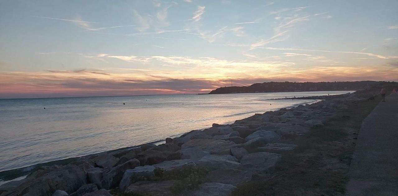 Le Balcon De Jersey - Face A La Mer Saint-Jean-de-la-Rivière Esterno foto